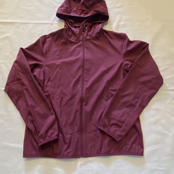 Uniqlo Lightweight Packable Jacket - Picture 2 of 8